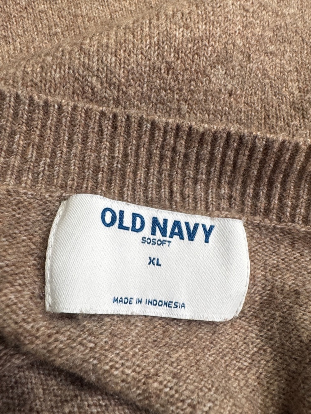 Old Navy Women's V-Neck Sweater - Picture 3 of 4